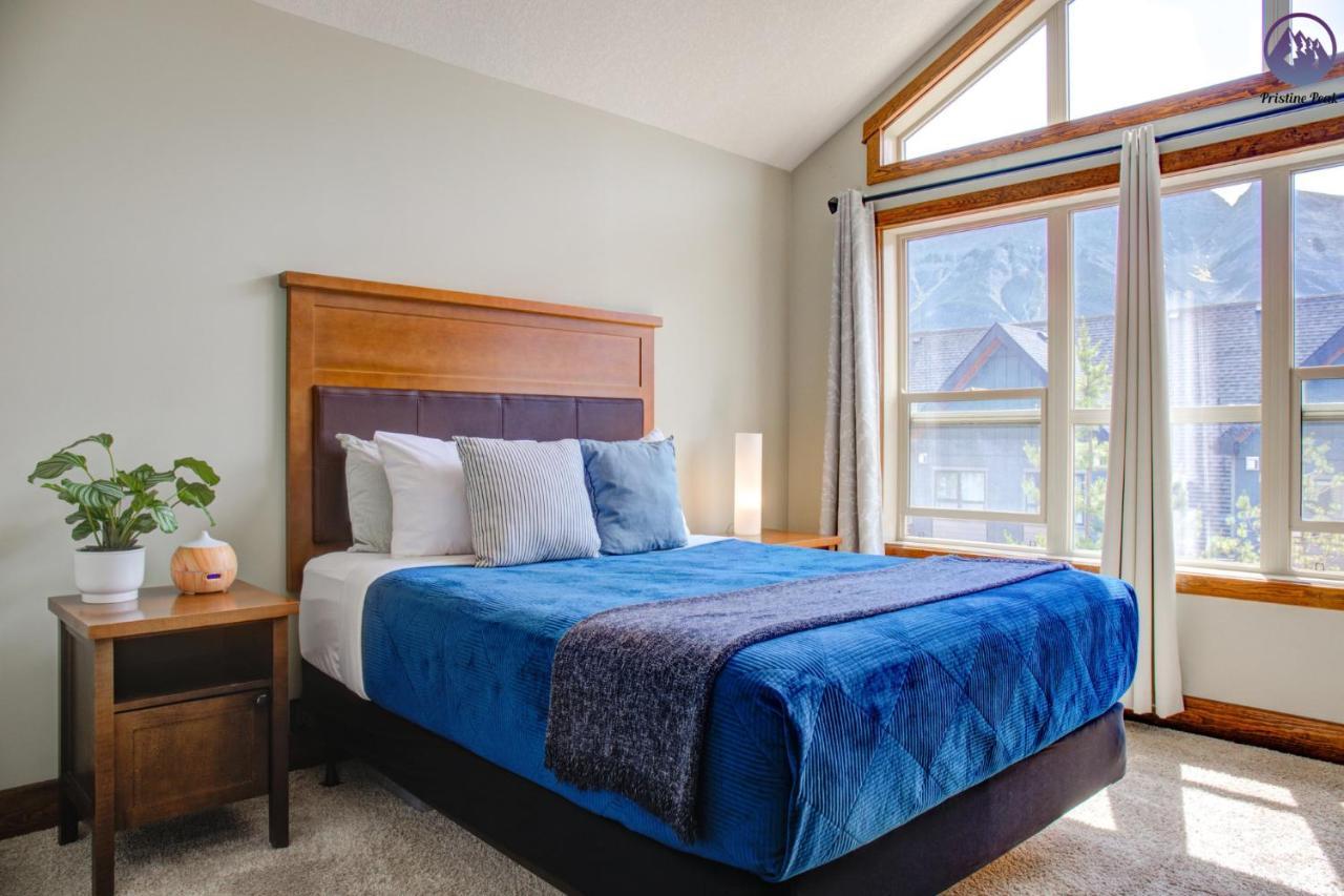 Fire Mountain Two Bedroom Condo キャンモア エクステリア 写真