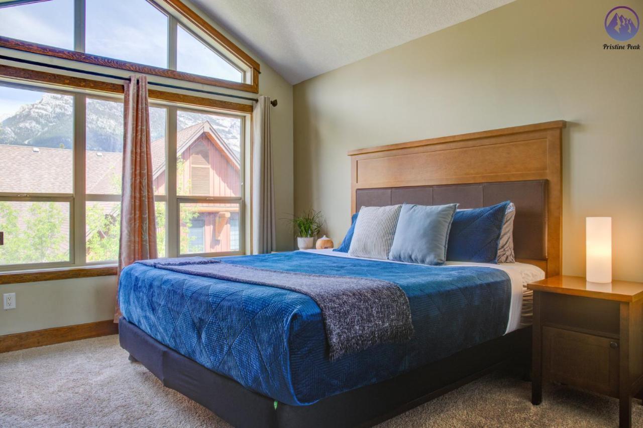 Fire Mountain Two Bedroom Condo キャンモア エクステリア 写真