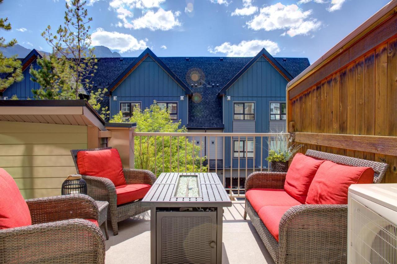 Fire Mountain Two Bedroom Condo キャンモア エクステリア 写真